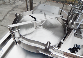 8ml、13ml、15ml裝眼藥水灌裝機(jī)細(xì)節(jié)圖