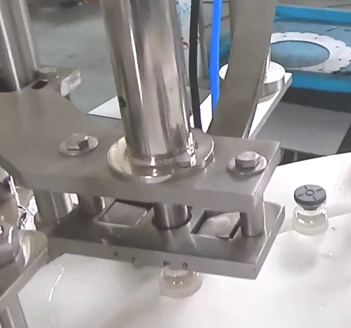 8ml、13ml、15ml裝眼藥水灌裝機(jī)細(xì)節(jié)圖